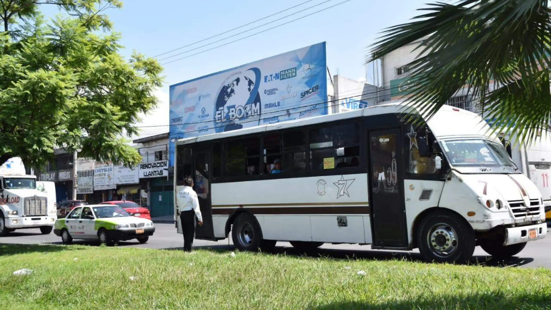 Bloqueo en Paseo Cuauhnáhuac (2)